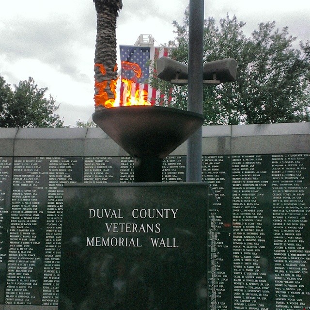 duval county veterans memorial wall with eternal flame