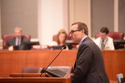 Mayor Curry presenting his pension proposal to City Council in January 2016