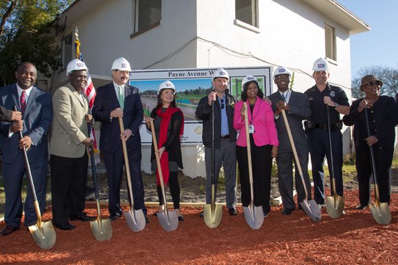 Mayor Curry and City Council Members break ground 