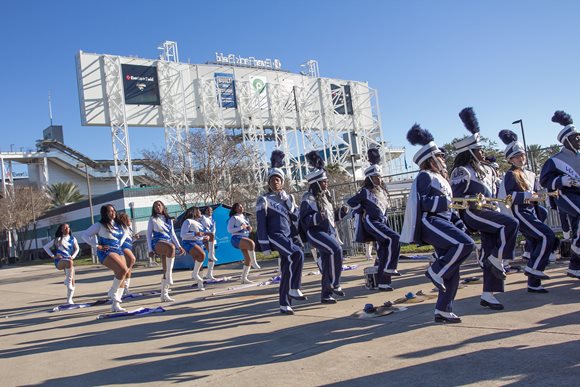 Stundents from Lee High School marching in teh 2015 Martin Luther King Jr. Day Parade in Downtown Jacksonville. 