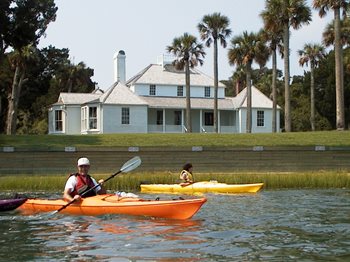 kayakers_front kingsley house