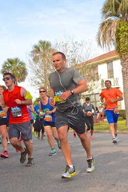 Mayor Curry participating in the 2016 Gate River Run